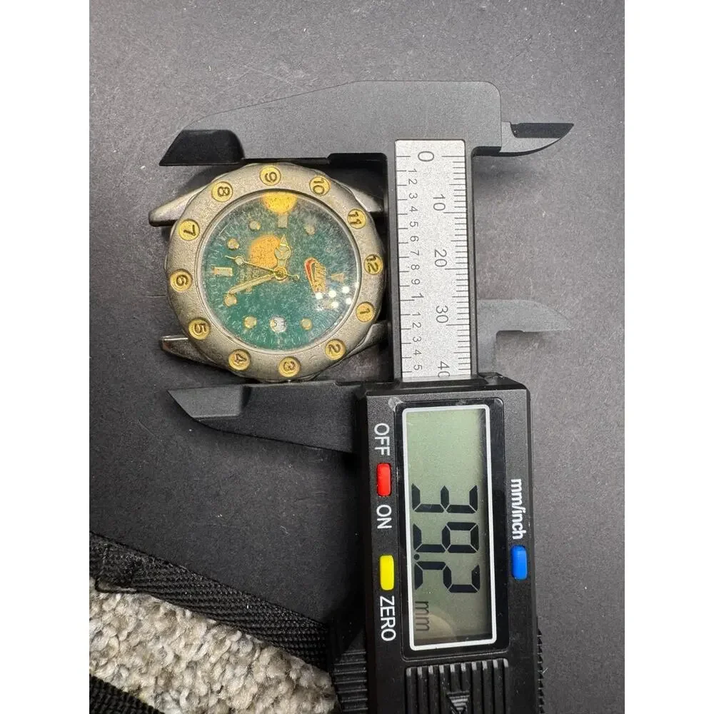 Rare Vtg Nike Watch 1500 Professional 200M Waterproof Watch 3638 Green Dial